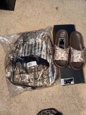 Jordan Men’s Brown Camo real tree Slide size 9 with Matching Camo Backpack